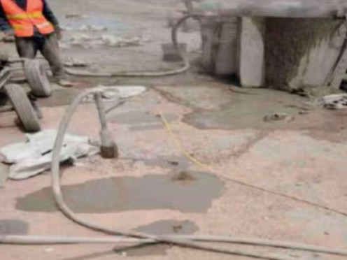 西青水泥混凝土路面板底注浆技术 路面脱空注浆整治方案