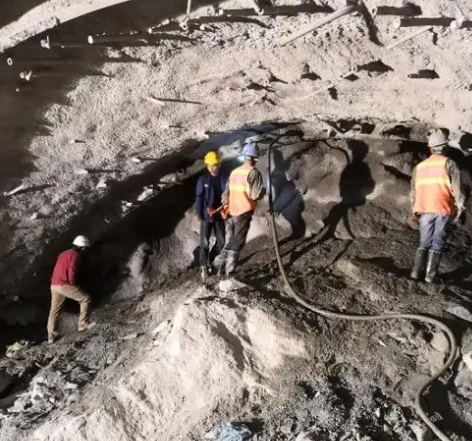 西青拱顶带模注浆料的施工流程及注意事项